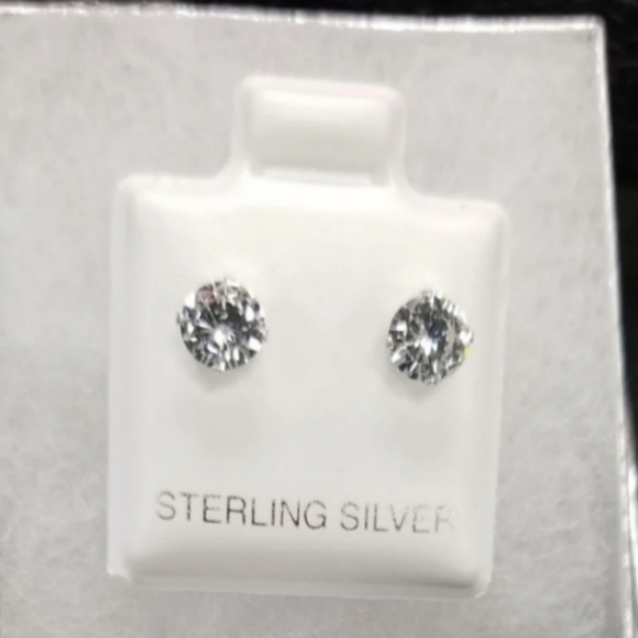5mm Cubic Zirconia Earrings - Picture 2 of 2